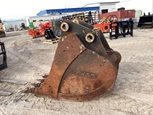 Used Bucket,Front of used Bucket,Back of used Bucket,Side of used Esco Bucket